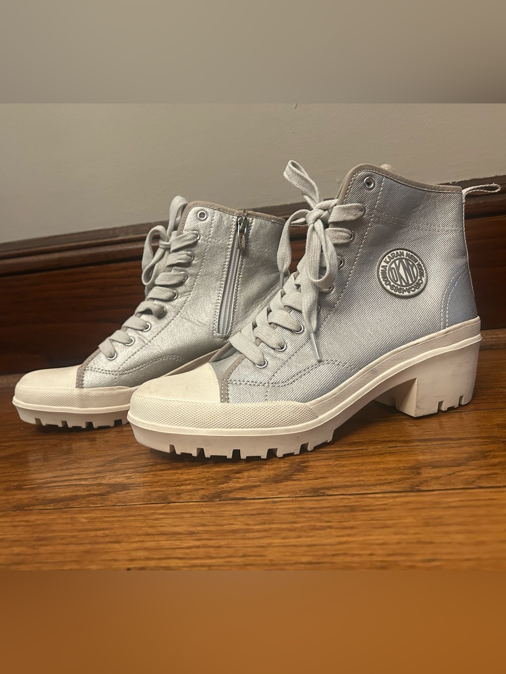 Y2K DKNY Silver Platform Heeled Lace Up Sneakers Boots Size 10
